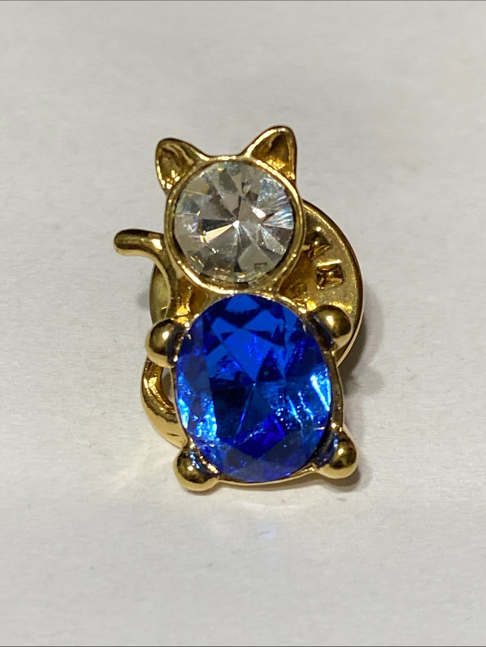 3 small pins Gold tone mice & Ballou Regd  cat pin - Picture 5 of 15